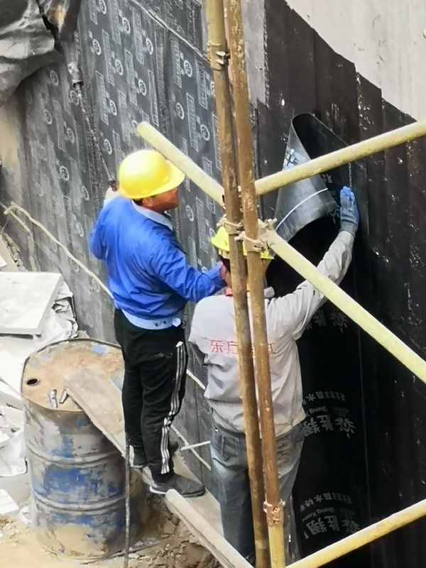 我們只作好質(zhì)量工程建筑的屋面防水維修補漏